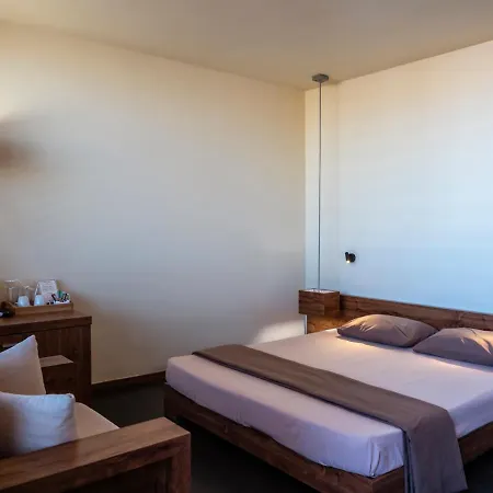 Hotel Design Logatero 3*