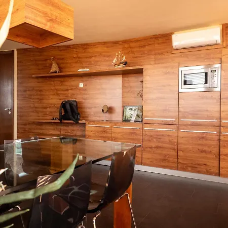 Design Logatero מלון 3*