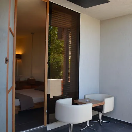 Hotel Design Logatero 3*