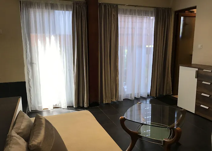 Hotel Design Logatero 3*