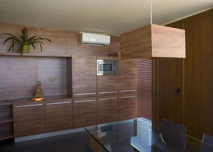 מלון Design Logatero 3*